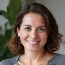 Retrato de María G., cliente satisfecha